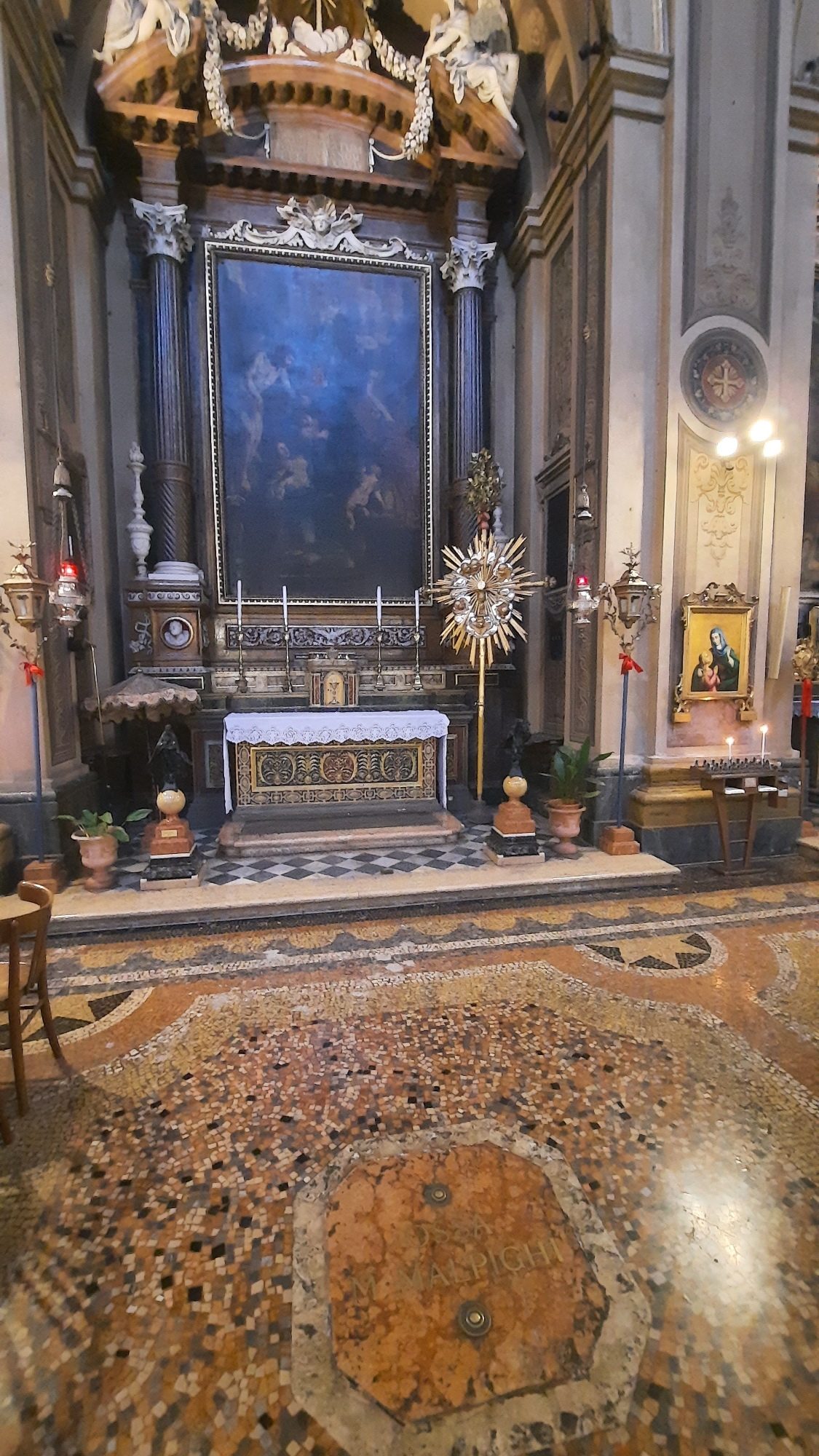 Marcello Malpighi's original burial, Bologna - 01.jpg